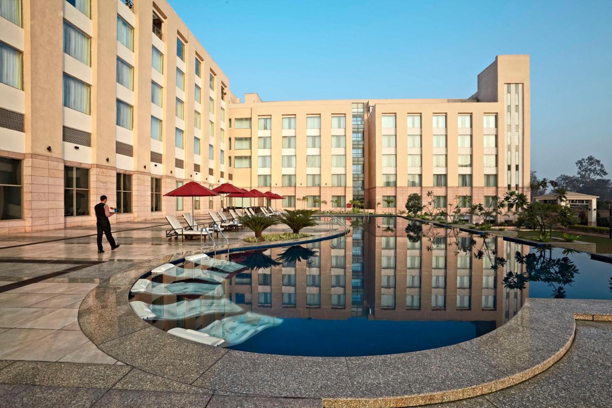 Radisson Blu Hotel Rudrapur Exterior photo